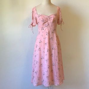 NWT pretty floral LULU’S dress ruched sleeve